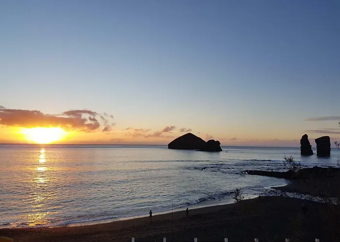 Join Our Relaxed House Near The Beach - Mosteiros