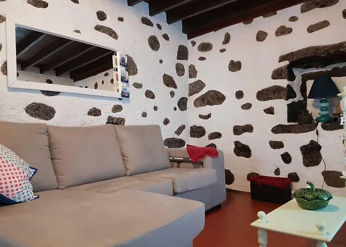 Join Our Relaxed House Near The Beach - Mosteiros