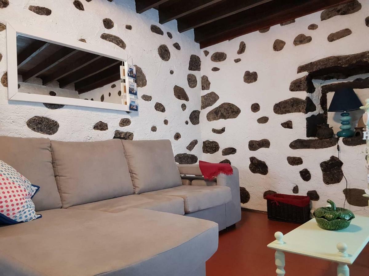 Join Our Relaxed House Near The Beach - Mosteiros